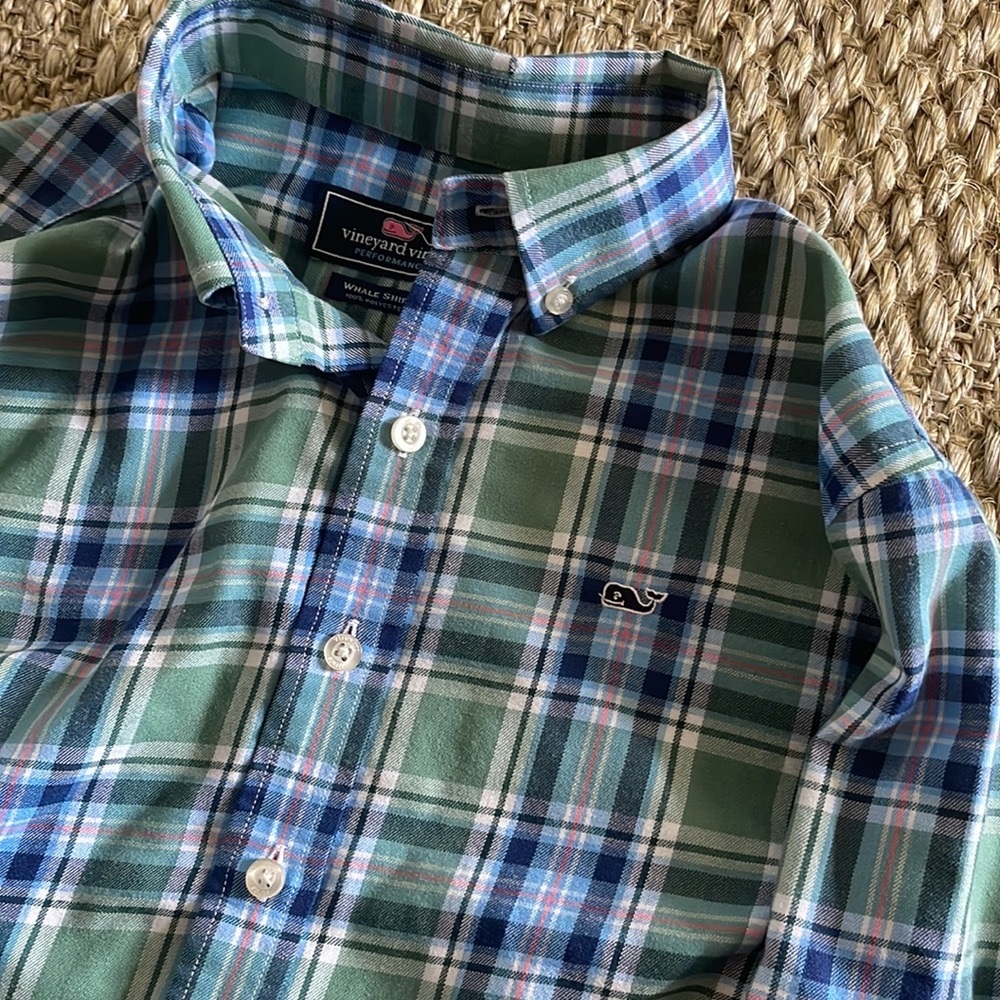 VV button up
